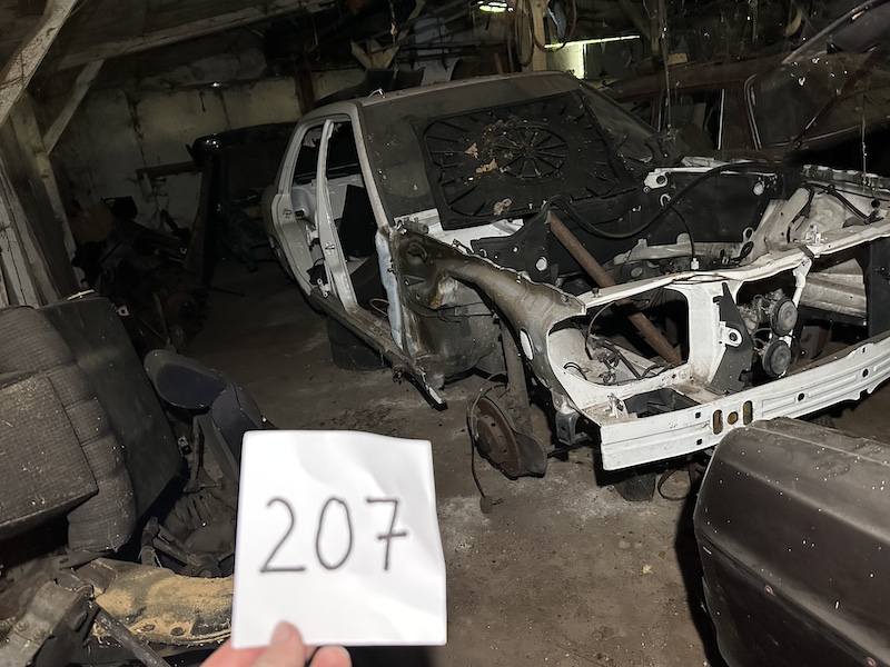 200D, W 124