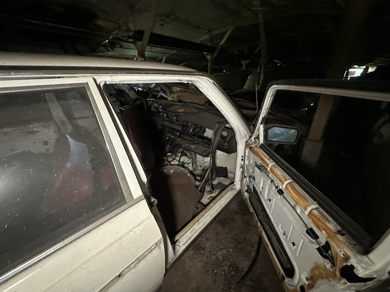 200D, W 123