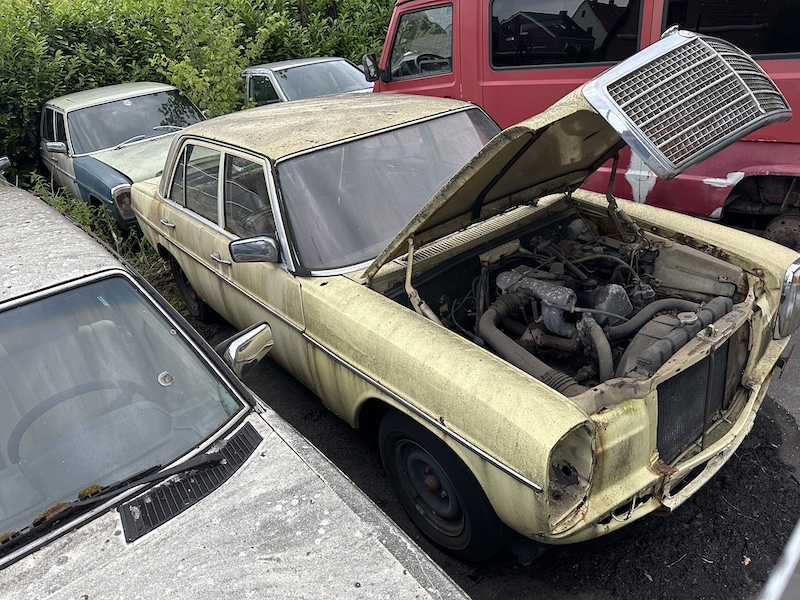200D, W 115