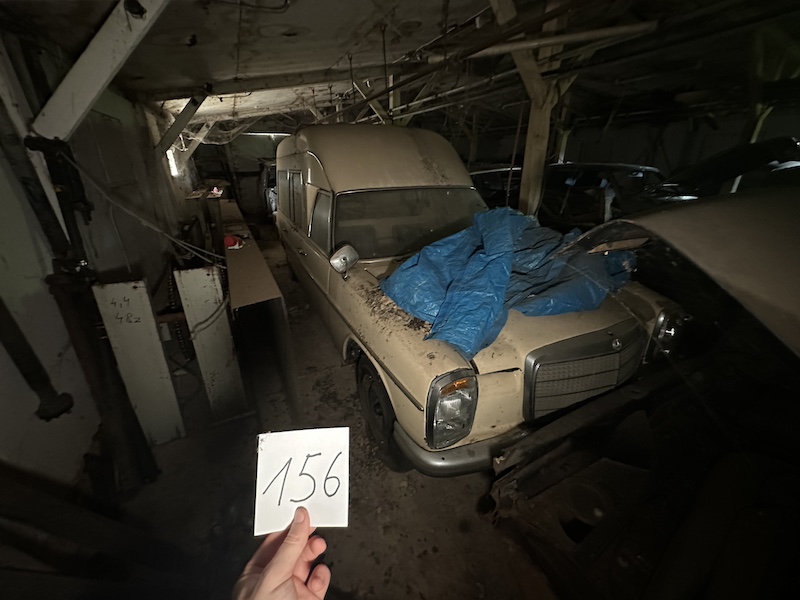 230/6, W 114 Krankenwagen