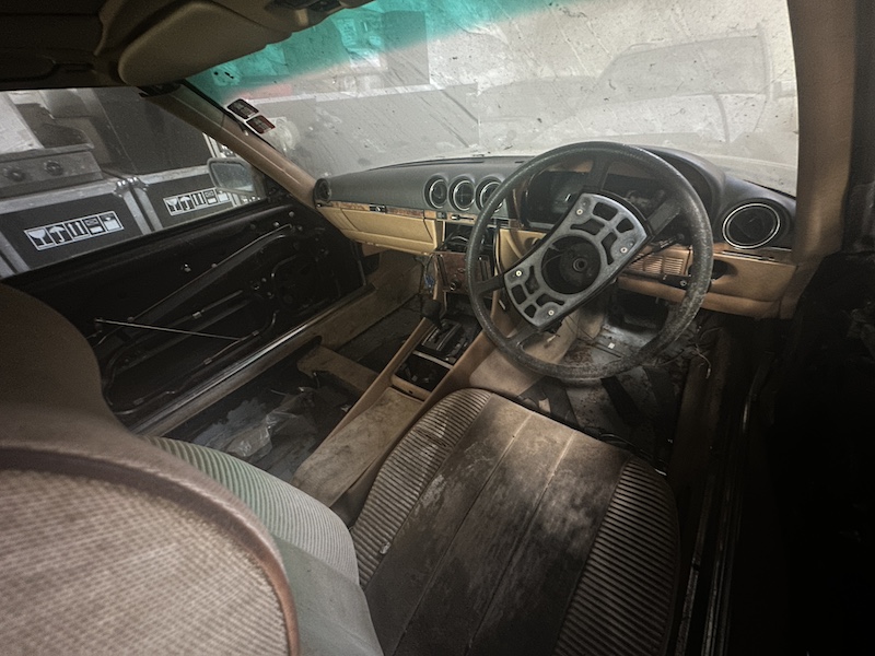 380SLC, W 107