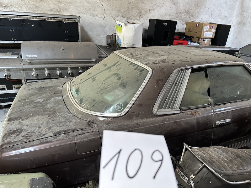 380SLC, W 107