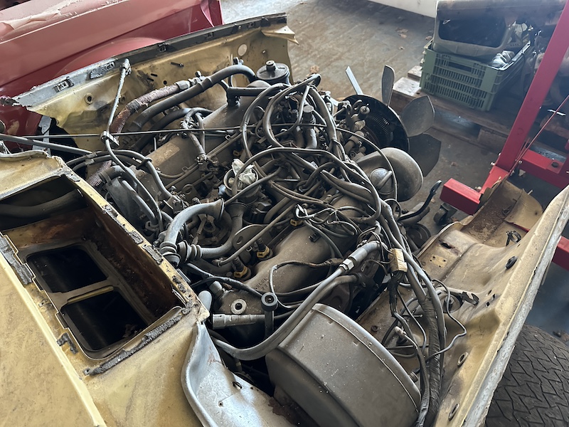 350SLC, W 107