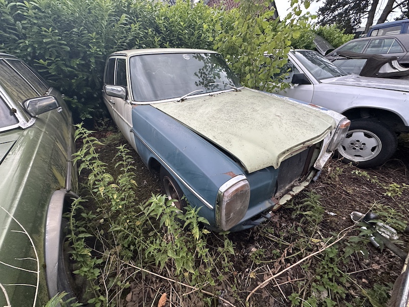 240D 3,0 W115