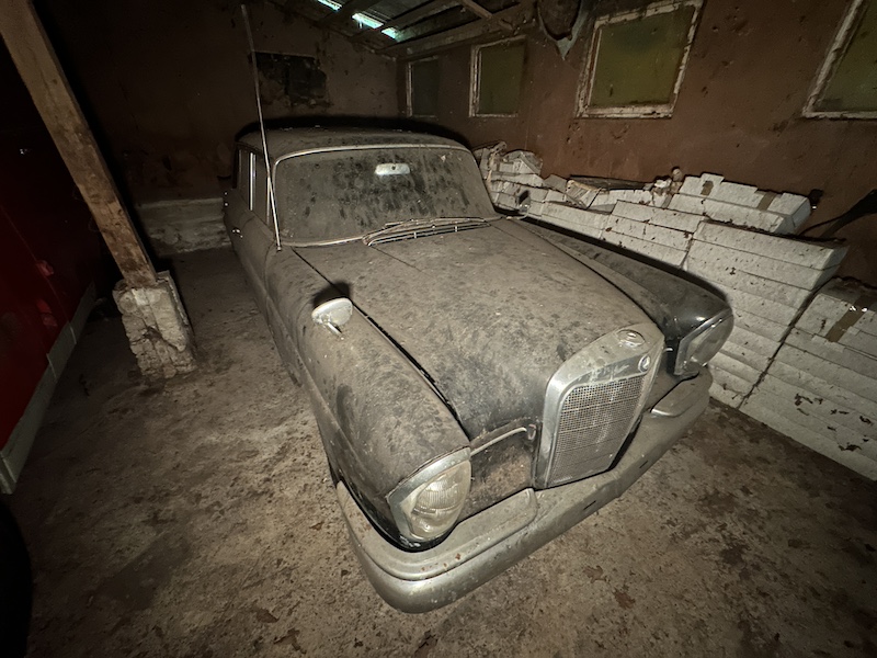 220SE W111