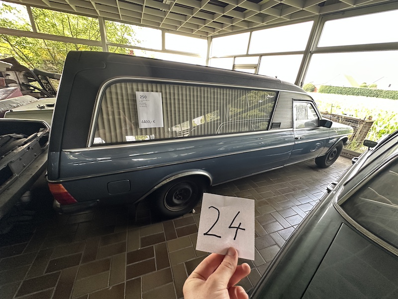 250 Pollmann Leichenwagen W123
